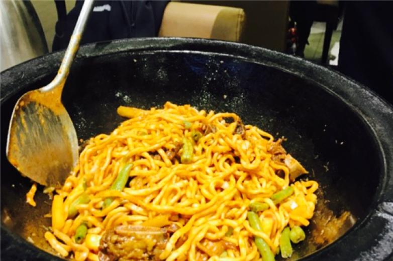 古乡居铁锅焖面加盟