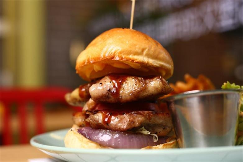 德乐城汉堡茶饮连锁店加盟