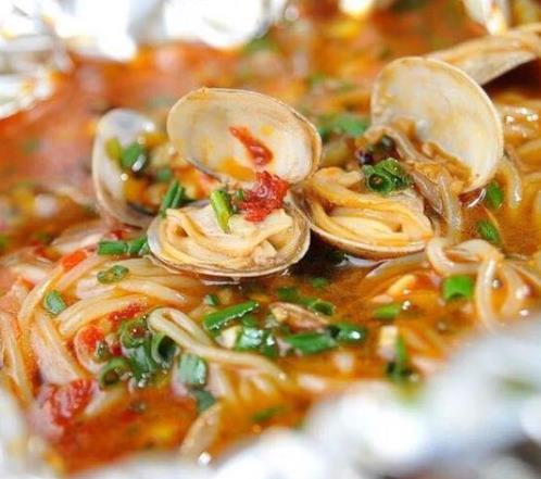 烤生蚝花甲米线