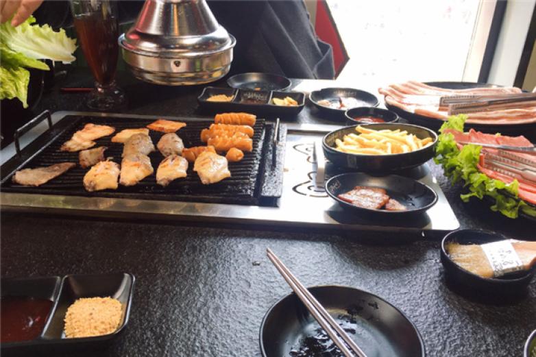 麻浦拳头烤肉加盟