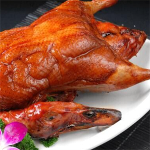 时鲜果木炭烤鸭