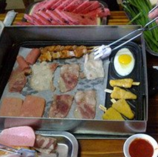 紫罗兰纸上烧烤