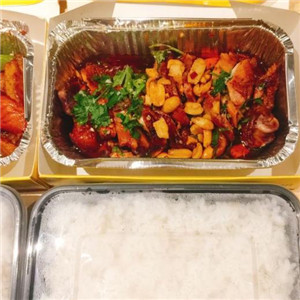 王浩泽脆皮烤肉饭