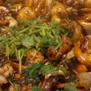 罗记爱食尚三汁焖锅