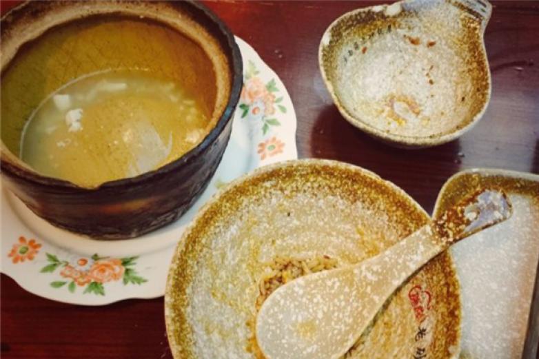 瑞霞老砂锅居加盟