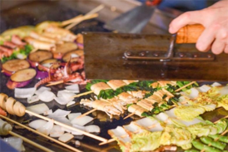 万膳铁板烧加盟