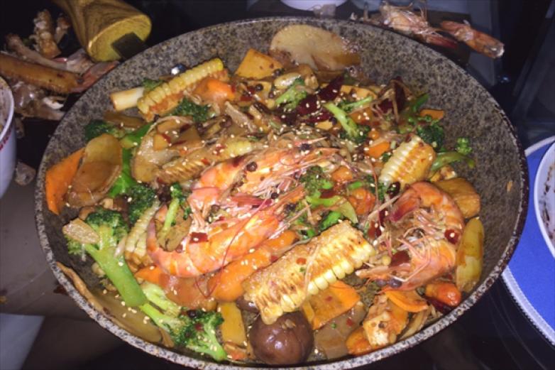 香与红麻辣香锅加盟