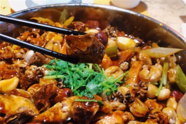 天一城焖锅加盟