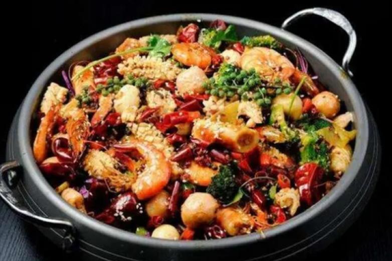 渲渲麻辣香锅加盟