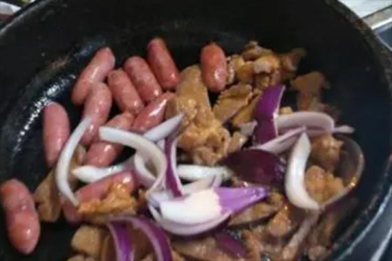 滇彩石府烤肉加盟