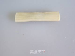小朋友滴把戏《糖形馄饨串》的做法步骤：4