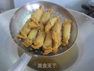 小朋友滴把戏《糖形馄饨串》的做法步骤：8
