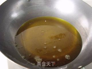 【虾头巧利用】熬制虾油的做法步骤：2