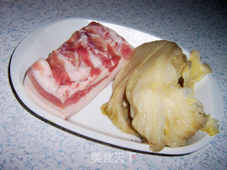 酸菜白肉火锅的做法步骤：1