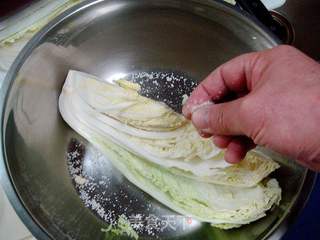 如何制作出好吃的“辣白菜”？的做法步骤：2