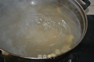 试做泰式火锅(冬阴功汤底）的做法步骤：2