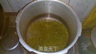 春天护肝来点绿色食品——抹茶绿豆沙的做法步骤：3