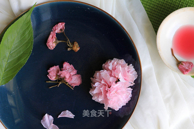 盐渍樱花的做法