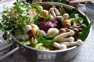 牛肉丸子什菜锅的做法步骤：4