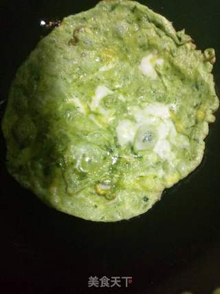 菠菜煎蛋三明治的做法步骤：2