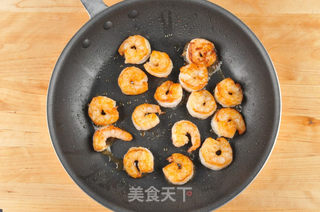 家常奶油鲜虾意面的做法步骤：4