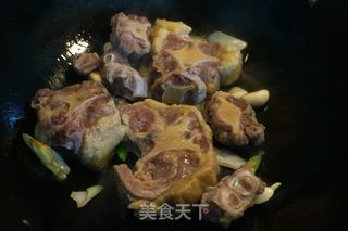 【北京】红烧牛尾的做法步骤：4