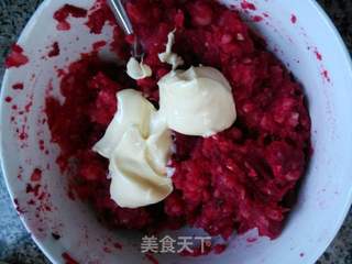 俄式红菜沙拉甜菜沙拉方法一的做法步骤：11