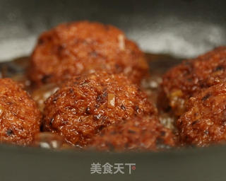 红烧狮子头的做法步骤：10