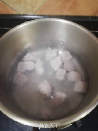 无花果马蹄瘦肉汤的做法步骤：2