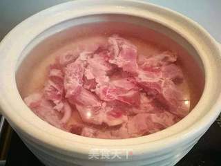 金针木耳炖猪脊骨的做法步骤：3