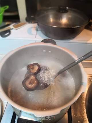 香菇山药鸡汤的做法步骤：5