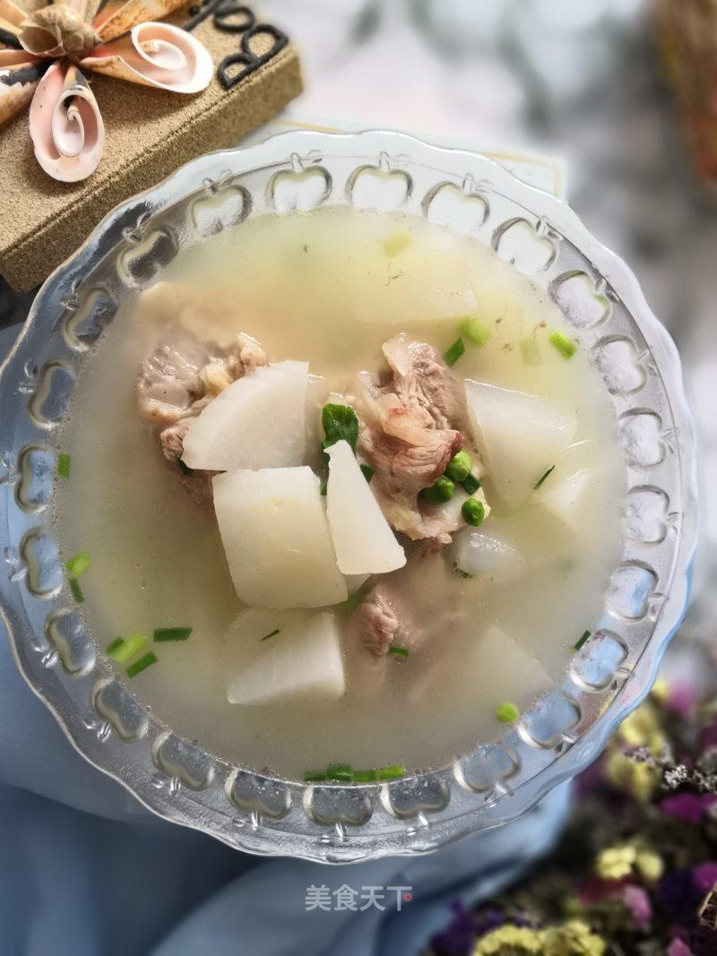 筒骨萝卜豌豆汤