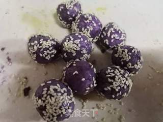 紫色诱惑——紫薯球的做法步骤：4
