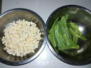 玉米荷兰豆的做法步骤：1