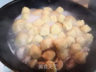 豌豆苗油面筋汤的做法步骤：4