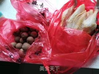 红枣桂圆莲子炖鸡的做法步骤：3