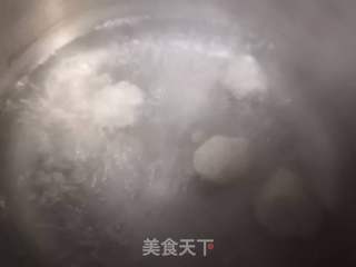 生菜鱼丸汤的做法步骤：1