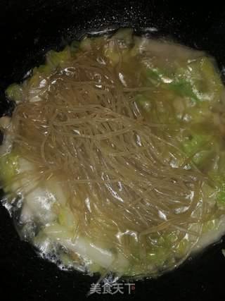 #团圆饭#白菜红薯粉汤的做法步骤：7
