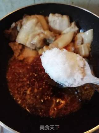 传统回锅肉的做法步骤：9