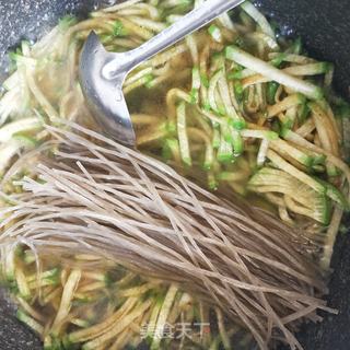 青萝卜虾汤的做法步骤：5