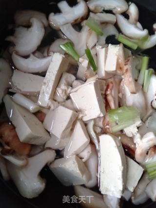 香菇肉片儿汤的做法步骤：3