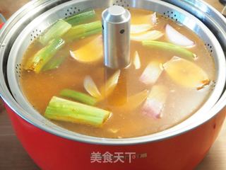韩式牛肉部队锅的做法步骤：2
