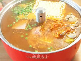 韩式牛肉部队锅的做法步骤：4