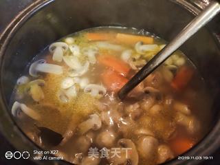 胡萝卜蘑菇鸡汤的做法步骤：11