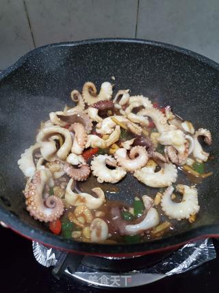 酱炒八爪鱼的做法步骤：8