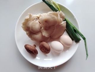 双菇蛋花汤的做法步骤：1