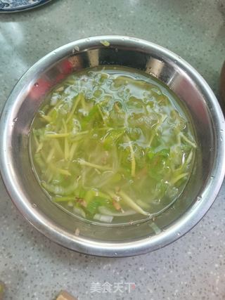 糖醋鲈鱼的做法步骤：3