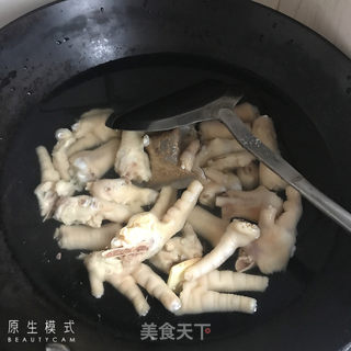 柠檬🍋泡椒凤爪的做法步骤：1