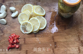 柠檬🍋泡椒凤爪的做法步骤：2
