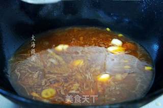 酱炖鲫鱼的做法步骤：4
